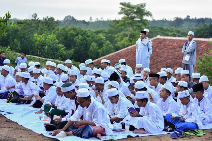 Guru dan Pembiasaan Doa Sehari-hari untuk Siswa Sekolah Dasar