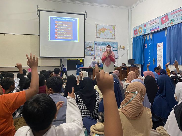 Strategi Efektif Guru Mengajarkan Informatika agar Mudah Dipahami Siswa