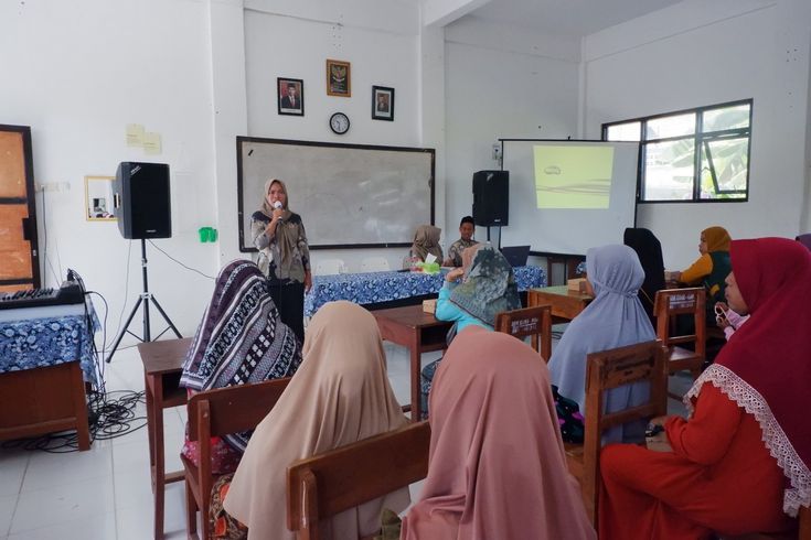 Cara Guru Memulai Pembelajaran Informatika Tanpa Harus Selalu Menggunakan Laboratorium Komputer